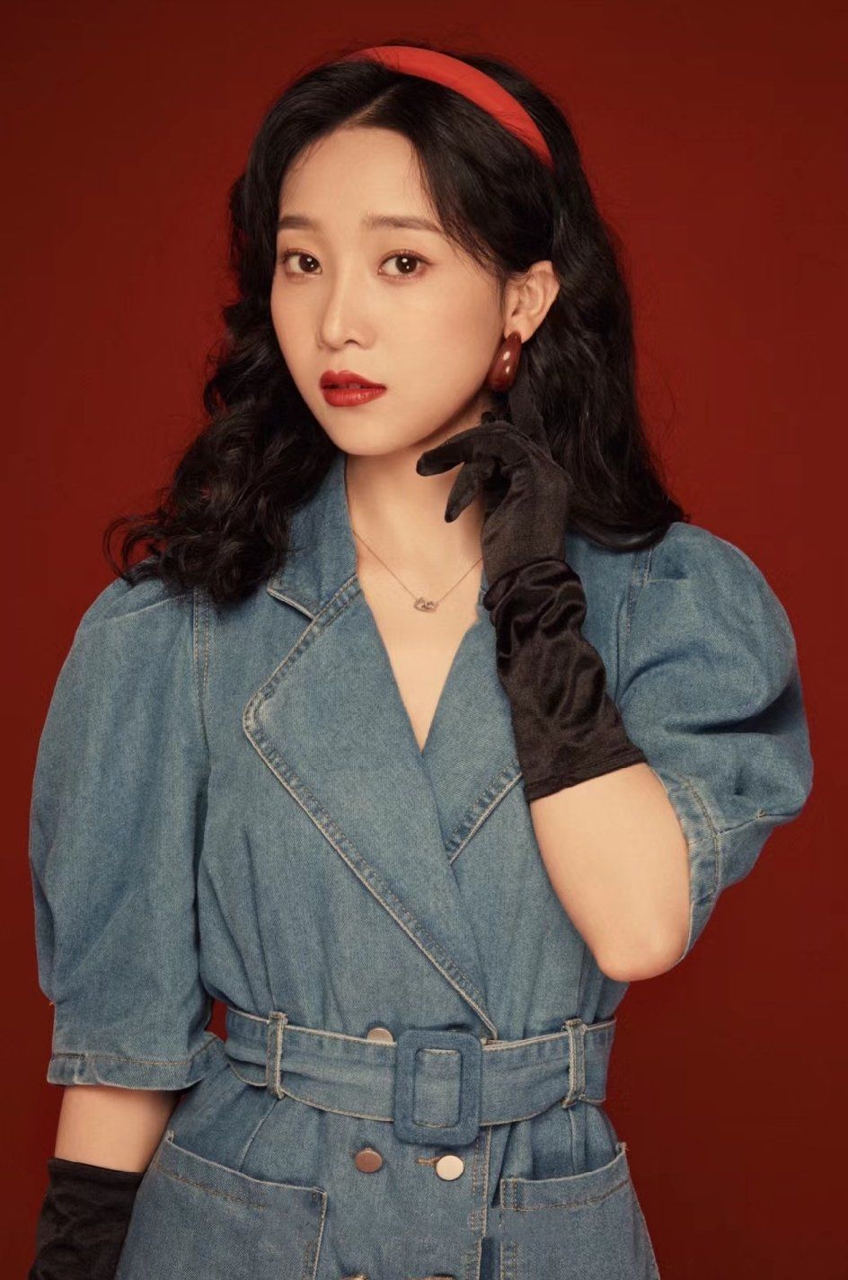 这么复古优雅的港式写真 女孩子们应该要去尝试一下