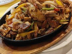 铁板猪肉-老井俄式餐厅