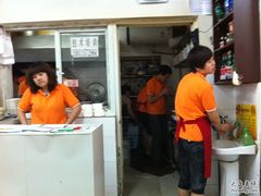 霸气的服务员们-王胖子驴肉火烧(鼓楼店)