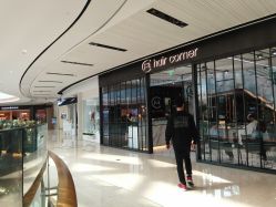-HAIR CORNER