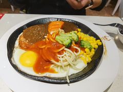 -汤姆家的牛排意面披萨(新城市广场店)