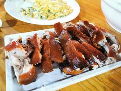 -黄记四更烤乳猪店