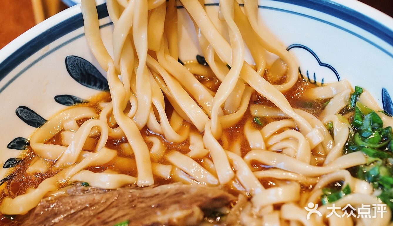 神仙牛肉面,料超足!!