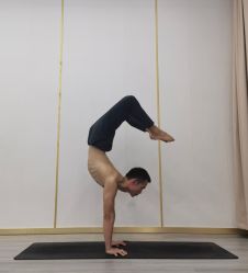 -亚太瑜伽普拉提学院