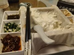 -95号酱骨·一块豆腐(展春园西路店)