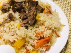 碎肉抓饭-巴扎美食·新疆菜·西域歌舞表演餐厅(新疆大厦店)