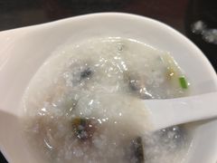 皮蛋瘦肉粥-高第街56号港式餐厅·精选(世茂广场宽厚里大明湖店)