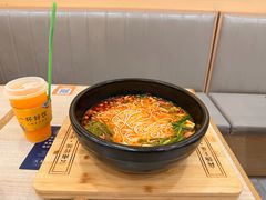-花馬肆.云南过桥米线(汉神购物广场现场熬汤店)