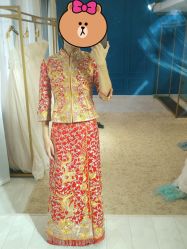 -觅白婚纱礼服馆