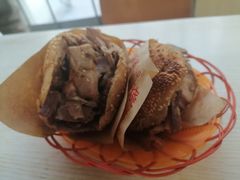 -洪峰浩老北京烧饼夹肉(角门路店)