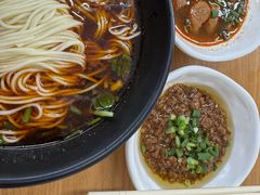-丽影重庆小面(定西路店)