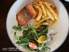 煎三文鱼排伴青柠香菜酱-FISH&POTATO Cō(地中海美食 万象城店)