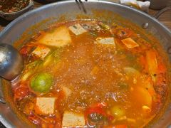 -野山舂·贵州现舂酸汤火锅(鸿通城店)