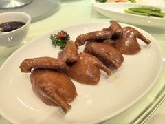 玻璃脆皮乳鸽-利苑酒家(华熙国际店)