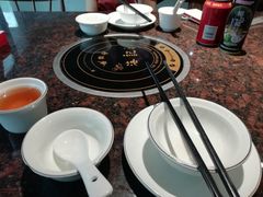 餐具摆设-八合里潮汕鲜牛肉火锅(深圳海岸城店)