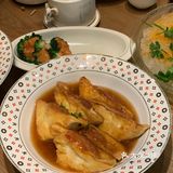 居然是透明的，坐上背靠还可以，差一点舒适感