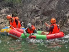 -安吉龙王山峡谷漂流