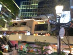 -英皇UA电影城(虹桥天地店)