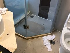 -莫泰酒店(上海虹桥北新泾地铁站天山路店)