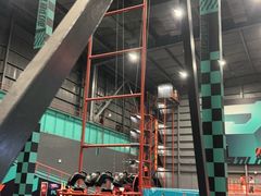 -极限PLAY运动娱乐新世界·团建派对潮玩休闲馆·室内蹦极高空游乐园