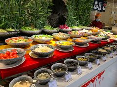 凉菜-威珀斯酒店·珀萃美食餐厅 | 海鲜刺身·现烤生蚝·特色烤肉