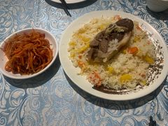 精品手抓饭-巴扎美食·新疆菜·西域歌舞表演餐厅(新疆大厦店)