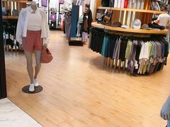 -lululemon(上海浦东IFC店)