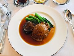 2头青边鲍鱼-夏苑(新加坡丽思卡尔顿美年酒店)