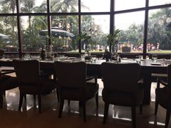 -三亚湾海居铂尔曼度假酒店