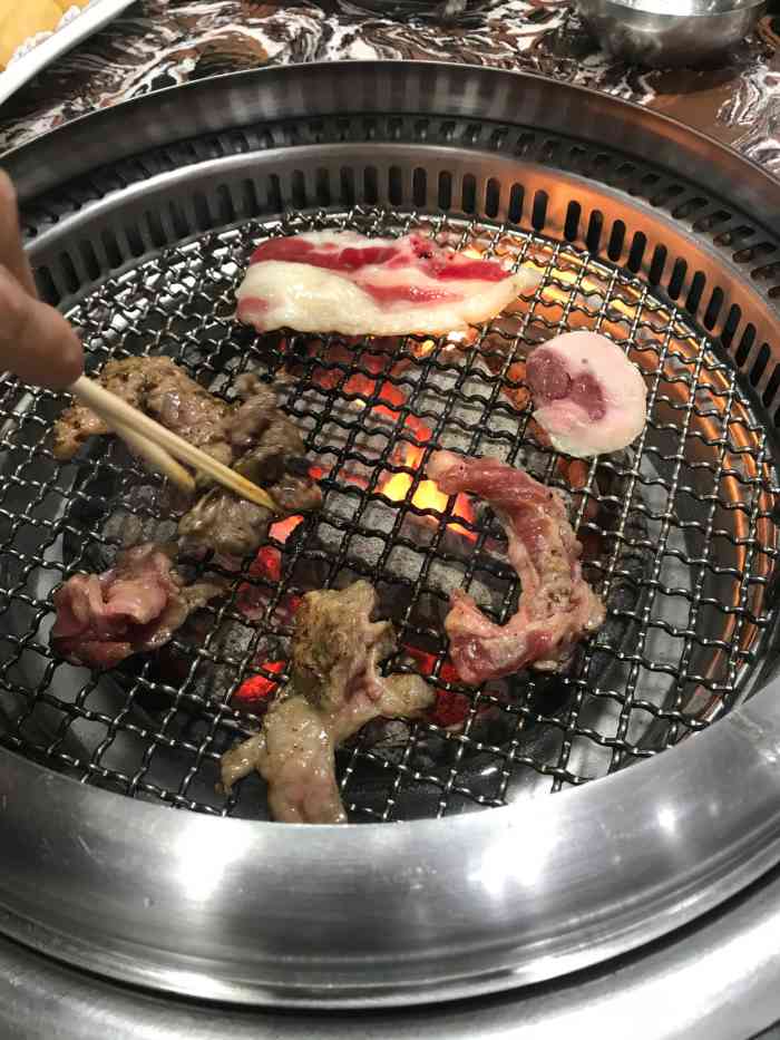 啊美丽炭火烤肉(铁百店)-"确实不错好吃老店很大口味不错哦下次还回来
