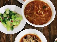 麻婆豆腐-青海特色美食小炒炕锅牦牛肉火锅