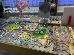 -天空之镜眼镜店蔡司依视路配镜授权零售店(望京颐堤港店)