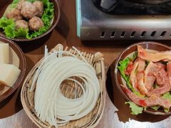 -黔有有贵州酸汤夺夺粉火锅(五味十字店)