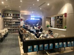 -钟书阁(群光广场店)