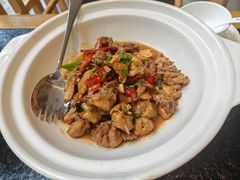 -鱼鲜饭香·招牌汽锅剁椒鱼头王