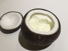 -志龙皇冠吃货椰子铺