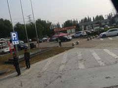 -平望服务区·停车场