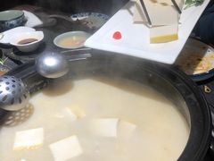 -大匠工房古船木艺术餐厅·猪肚鸡专门店(长白仙岛店)