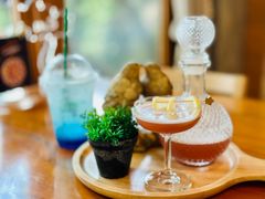-Chom Cafe and Restaurant