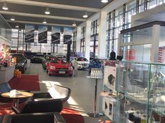 -上海星瀚奔驰4S店(红柳路店)