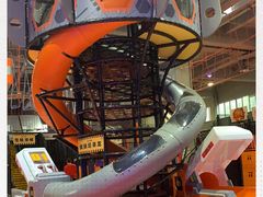 -嗨翻Hi-Fun竞技主题乐园·蹦床亲子生日轰趴(国光1937店)