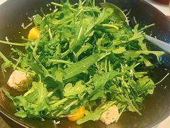 温泉蛋芝麻菜沙拉-粤界(望京金辉店)