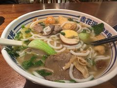 -鑫花溪牛肉米粉(东环大润发店)