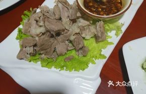 Garlic-Flavored Pork Shank