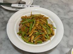 -小菜园新徽菜(宜兴八佰伴店)
