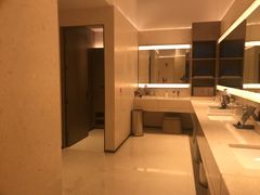 -深圳国际会展中心希尔顿酒店(前海华发冰雪世界店)