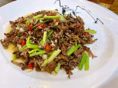 猫爪菇炒牛肉-下梅人家土菜馆(历史文化餐厅度假区店)