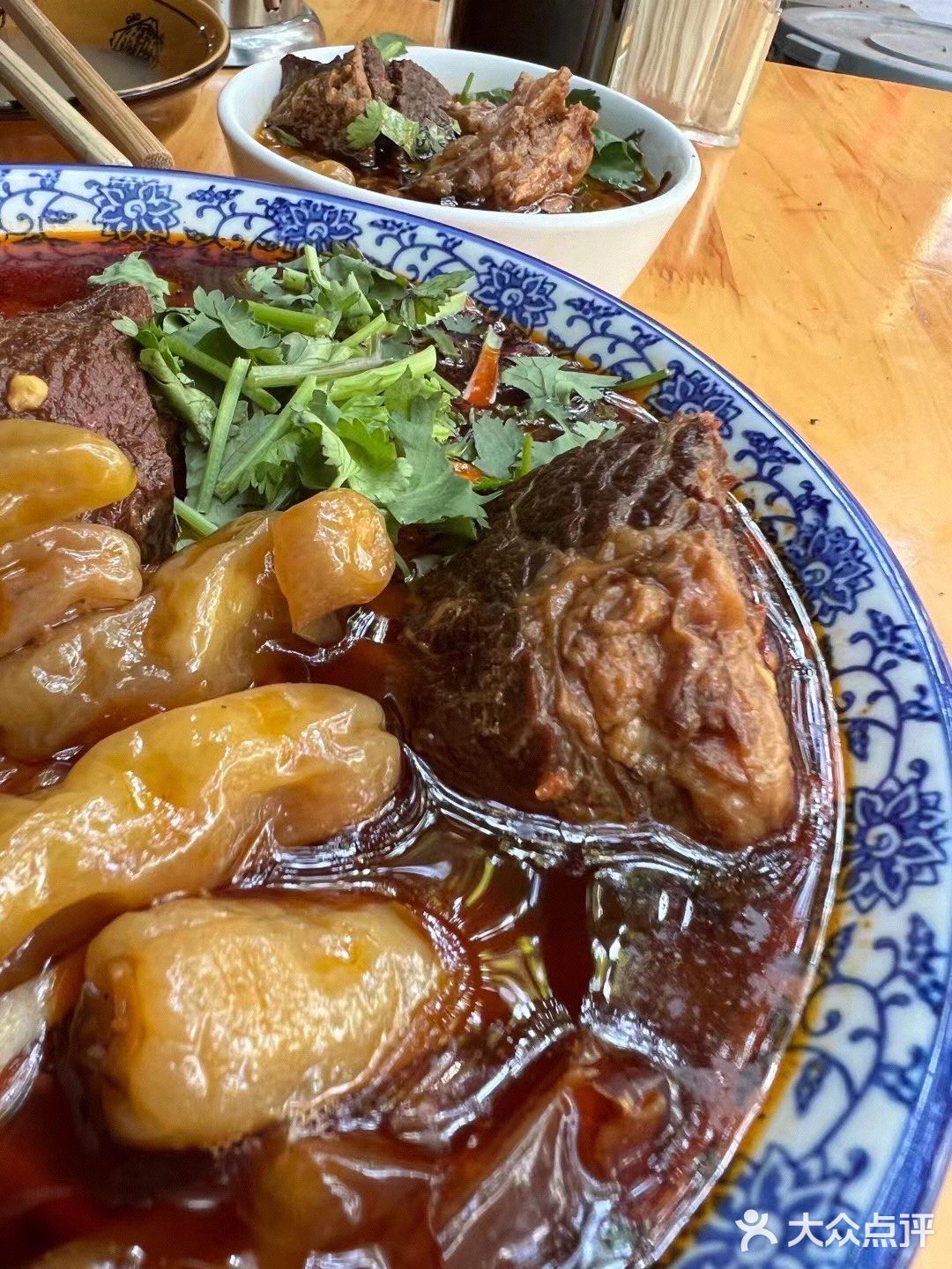 隐藏在舞蹈学院门口的牛肉面