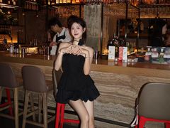 -FOUR PLAY BAR