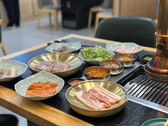 -臻牛烤肉